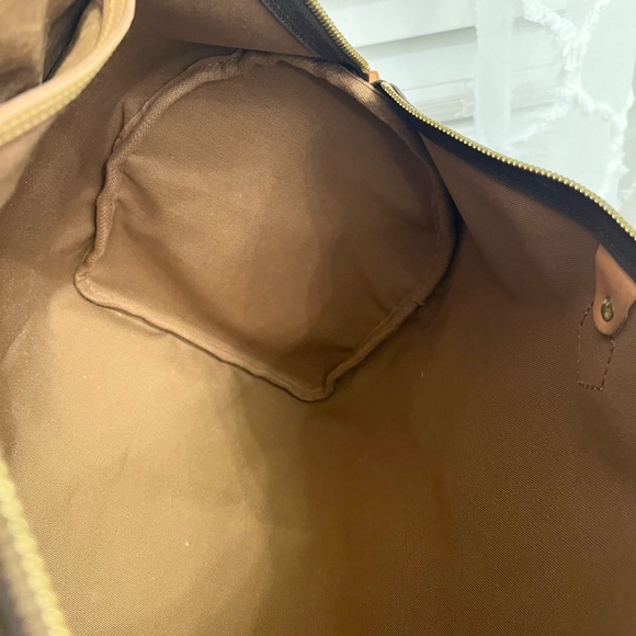 Louis Vuitton Monogram Speedy 40 - Picture 9 of 11